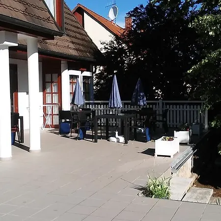 Szilvia Gaestehaus 2* Buk