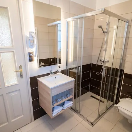 Szilvia Gaestehaus Bed & Breakfast Buk