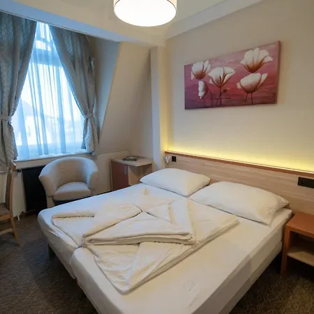 Szilvia Gaestehaus Bed & Breakfast