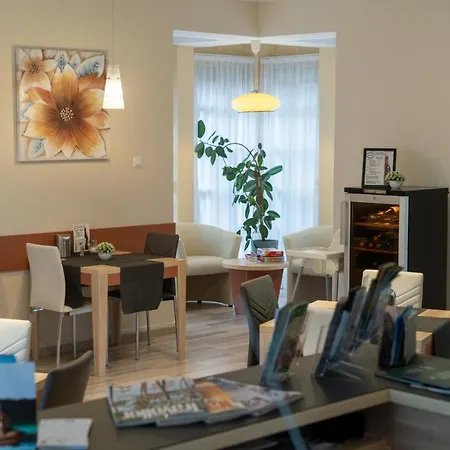 Szilvia Gaestehaus Bed & Breakfast