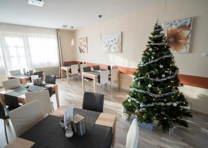 Szilvia Gaestehaus Alojamento de Acomodação e Pequeno-almoço 3*