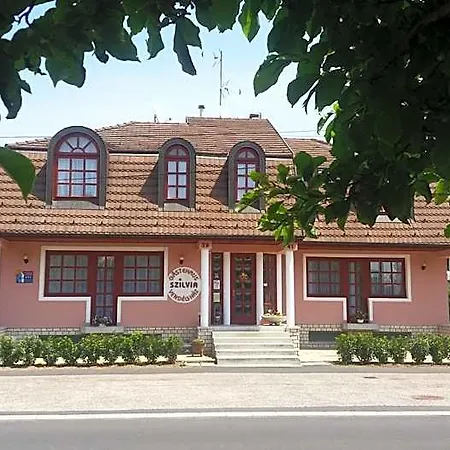 Bed & Breakfast Szilvia Gaestehaus 3*