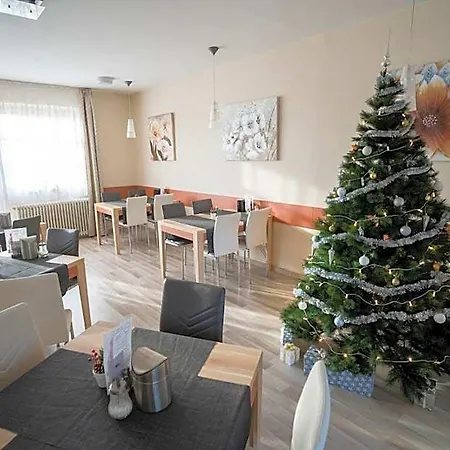 Szilvia Gaestehaus Alojamento de Acomodação e Pequeno-almoço 3*