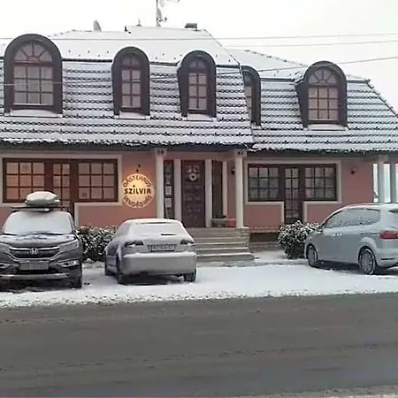 Szilvia Gaestehaus Alojamento de Acomodação e Pequeno-almoço 3*