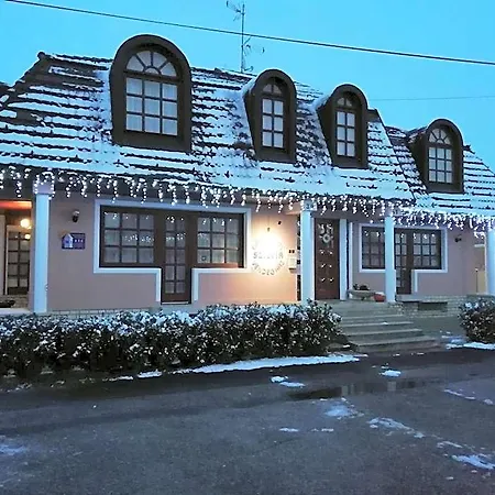 Szilvia Gaestehaus Alojamento de Acomodação e Pequeno-almoço 3*