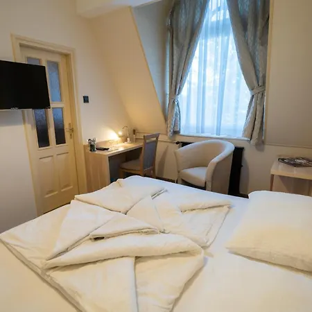 Nocleg ze śniadaniem Szilvia Gaestehaus 2*